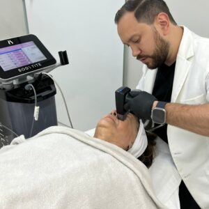 Rejuvenecimiento Facial Radiofrecuencia con Microagujas - Dr. Daniel Paez